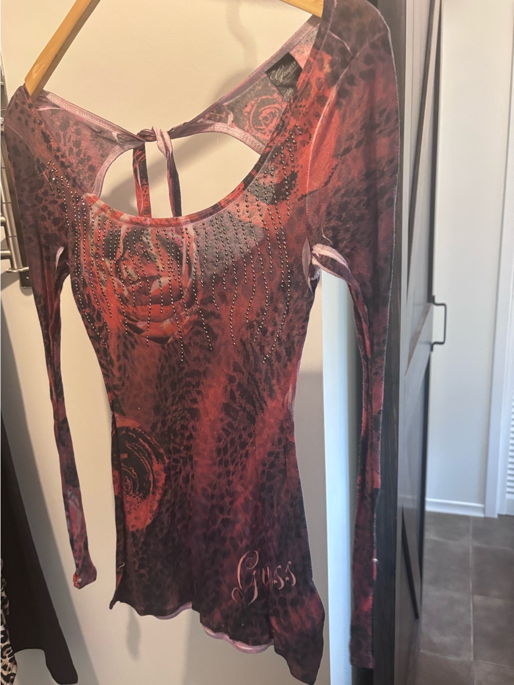 Guess Women's Long-Sleeve Scoop Neck Red Print Top with Back Tie